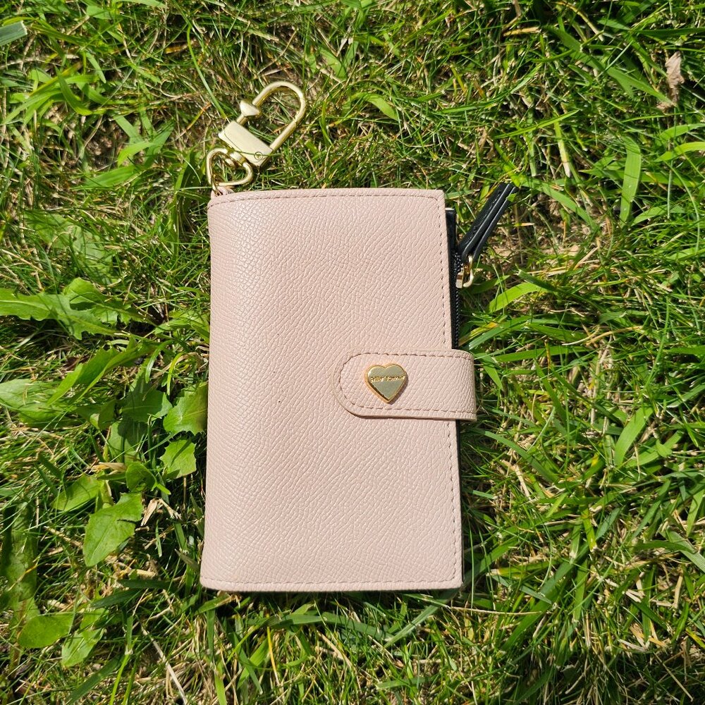 Betsy Johnson Girly Femi Charming Dusty Pink Pebbled Leather Bi-fold Wallet